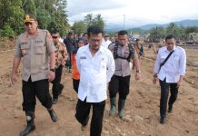 Kapolres Lebak Dampingi Menteri Pertanian Tinjau Lokasi Banjir Di Lebak