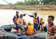Permudah Akses Untuk Korban Banjir di Lebak, Ditpolairuda Banten Sediakan Rubber Boat