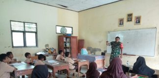 Babinsa Cikande Berikan Wawasan Kebangsaan Di SDN Pasir Baru