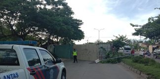 Gagal Menanjak, Truck Triler Terguling di JLS Kota Cilegon