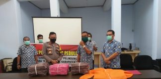 Peduli Polres Lebak Berikan Bantuan 100 APD Ke Dinkes Lebak