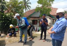 PWI Lebak dan Yayasan Mengetuk Pintu Langit Lakukan Penyemprotan Disinfektan