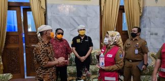 Bio Teknologi Indonesia Memberikan Donasi Disinfektan Kepada PMI Banten