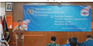 Kinerjanya Memuaskan, Dirut Bank Banten Diganjar Anugerah PWI Banten