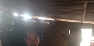 Enam Warga yang Terdampak Gempa Bumi Sumur, Mendapatkan Bantuan dari Komunitas KSB