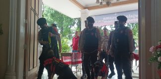 Berikan Kenyamanan, Enam Gereja di Kota Serang Disterilisasi Brimob