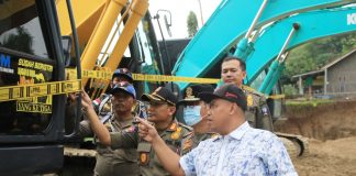 Satpol PP Kabupaten Serang Segel Tiga Titik Galian Pasir di Mancak