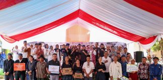 Pj Gubernur Banten Al Muktabar Serahkan Bantuan Sosial ke Masyarakat Baduy