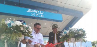 MenPAN Anas Resmikan SPKLU di Banten