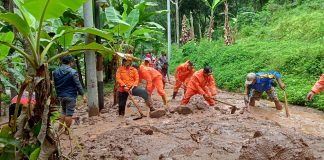 Dilanda Hujan Semalaman dua Lokasi di Kota Cilegon Diterjang Longsor