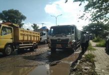 Dishub Cilegon Tertibkan Truk ODOL yang Parkir Sembarangan di JLS