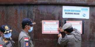 Instruksi Bupati Serang, Satpol PP Segel Peternakan Ayam di Cikeusal