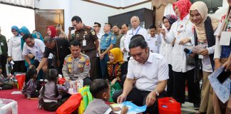 Pj Gubernur Banten Al Muktabar Nilai Keluarga Beneran Penting terhadap Tumbuh Kembang Anak