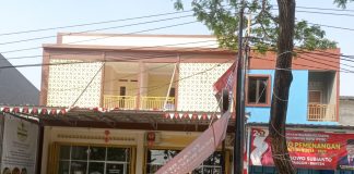 Satpol PP Cilegon Tertibkan Sejumlah Spanduk dan Banner Ilegal