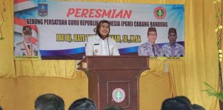 Kebersamaan PGRI, Bupati Ratu Dorong Peningkatan Kualitas Guru