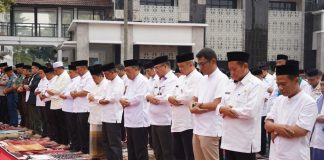 Wali Kota Helldy Ajak Pengurus Majid Melakukan Gerakan Sholat Iatiqa