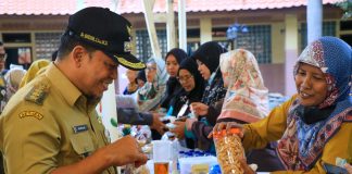 Kunjungi Bazar, Pj Sebut UMKM Soko Guru Ekonomi Tangerang