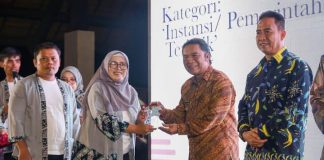 Gulirkan Program Baja Mantra, Pj Gubernur Banten Diganjar Penghargaan dari Wartawan Ekbispar