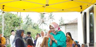 Airin Disambut Gembira Warga Pandeglang saat Silaturahmi Ramadan