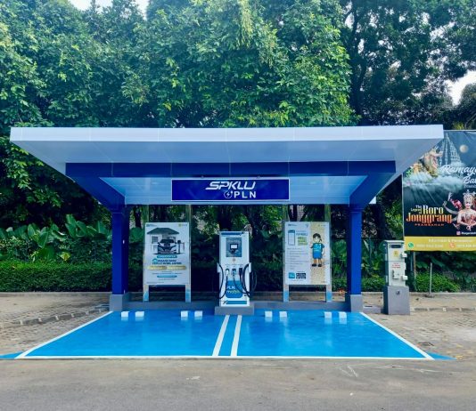 Kurangi Emisi Karbon, PLN Sabet Penghargaan Best Impact in Environment of The Year