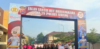 Polres Serang Gelar Olah Raga Jalan Santai dalam Rangka HUT Bhayangkara ke-78