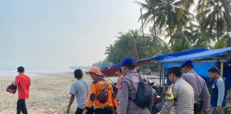 Temuan Mayat Bule di Pantai Anyer Gegerkan Warga, Ditpolair Lakukan Evakuasi
