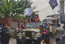 Daftar ke KPU Menggunakan Jeep Bacalon Isro Mi’raj Ngaku Anak Rakyat yang Dikawal Pengusaha
