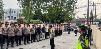 Puluhan Personil Polres Serang Disiagakan Amankan Kantor KPU pada Hari Ketiga Pendaftaran
