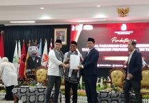 KPU Banten Terima Pendaftaran Bakal Calon Gubernur dan Wakil Gubernur Andra Soni – Dimyati Natakusuma