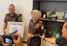 Kejari Terima Penghargaan dari Wali Kota Cilegon