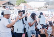 Dihibur Charly Van Houten, Ribuan Warga Senam Bahagia Bareng Andra Soni-Dimyati dan Ratu Zakiyah-Najib
