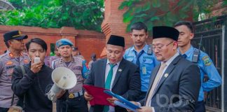 Aspirasi Massa Aksi AMPERA Diterima Wakil Ketua DPRD Banten Sementara