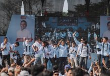 Warga Bahagia di Konser Banten Maju Bersama Andra-Dimyati, Dimeriahkan Dewa 19 hingga Charly Van Houten