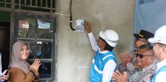 PLN UID Banten Nyalakan Listrik Gratis Bagi 100 Keluarga yang Membutuhkan