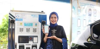 Peringati Hari Kartini, Srikandi PLN UID Banten Kenakan Kebaya saat Bekerja