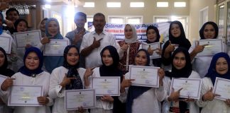 Wakil Ketua Komisi V H Abdul Roji Dukung Pelatihan Make-up Dasar yang Dilaksanakan UPTD Disnakertrans