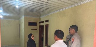 Wakapolres Serang Serahkan Kunci Rumah Program Bedah Rumah di Ciruas Permai