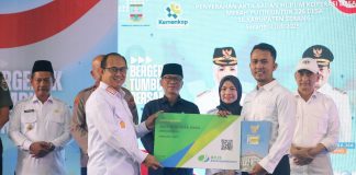 326 Desa Kabupaten Serang Terima Akta KMP