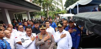 Gubernur Banten Andra Soni Dampingi Kapolri Tinjau Bakti Kesehatan dan Donor Darah Hari Bhayangkara ke-79