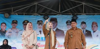 Hadiri HUT Desa Sindangheula, Bupati Serang Ratu Zakiyah: Perkokoh Kebersamaan