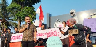 Wartawan dari Berbagai Elemen di Banten Gelar Aksi atas Kasus Pengeroyokan Jurnalis di Serang