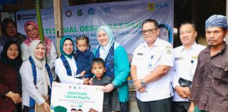 PLN UID Banten Bersama TP PKK Laksanakan Bakti Sosial ke Warga Adat Baduy