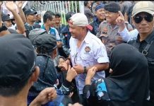 Demo Ribuan Buruh di Serang Berubah jadi Arena Joget Bersama Kapolres Serang