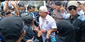 Demo Ribuan Buruh di Serang Berubah jadi Arena Joget Bersama Kapolres Serang