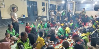 Kapolres Serang Makan Bareng Ratusan Ojol dalam Program Ngariung Iman Ngariung Aman