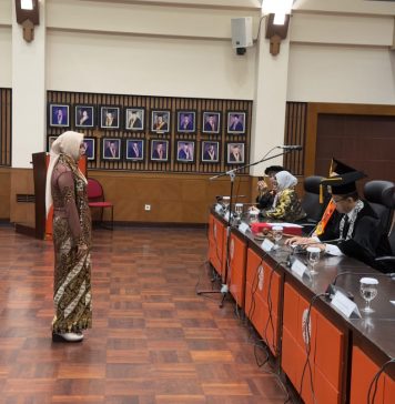 Encop Sopia Paparkan Disertasi Keterwakilan Perempuan di Kancah Politik