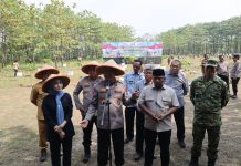 Tanam Ribuan Pohon di Serang, Kapolda Banten Pesan Jaga Lingkungan