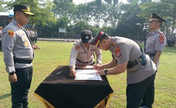 Jabatan Kasatlantas Polres Serang dan Kapolsek Cikande Diserahterimakan