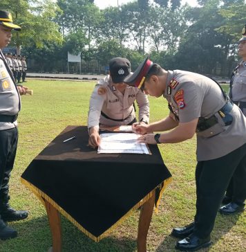 Jabatan Kasatlantas Polres Serang dan Kapolsek Cikande Diserahterimakan