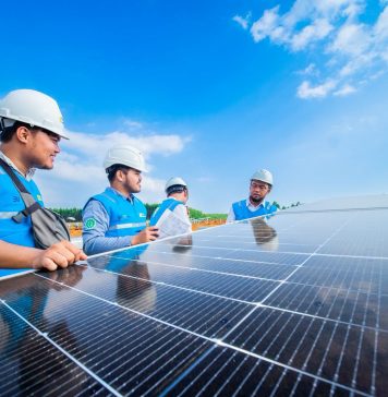 Dukung Net Zero Emission, PLN Akselerasi Pembangunan EBT di Indonesia